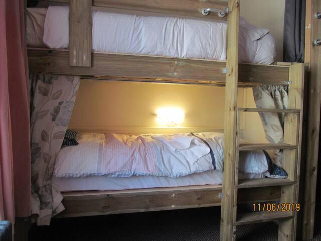 דובר Les Fleurs Accommodation מראה חיצוני תמונה