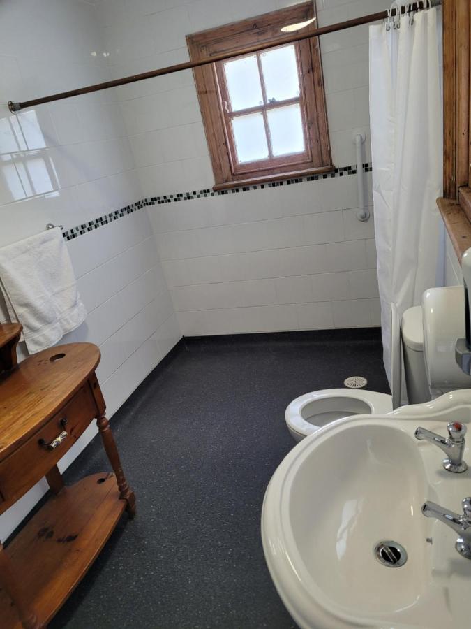 דובר Les Fleurs Accommodation מראה חיצוני תמונה